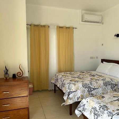 Eldorado Guesthouse & Car Rental ロゾー エクステリア 写真