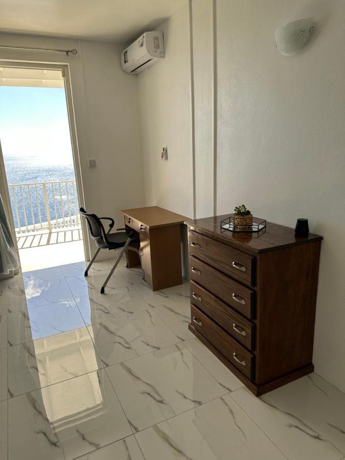 Eldorado Guesthouse & Car Rental ロゾー エクステリア 写真