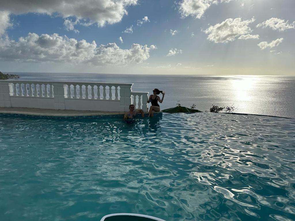 Eldorado Guesthouse & Car Rental ロゾー エクステリア 写真