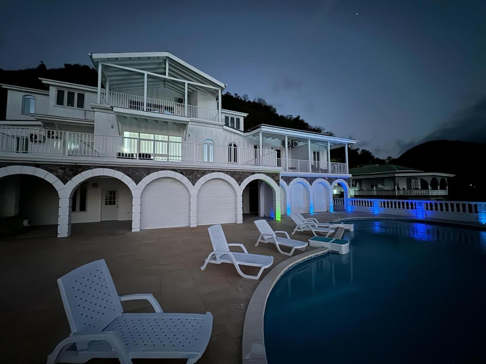 Eldorado Guesthouse & Car Rental ロゾー エクステリア 写真