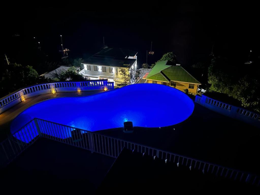 Eldorado Guesthouse & Car Rental ロゾー エクステリア 写真