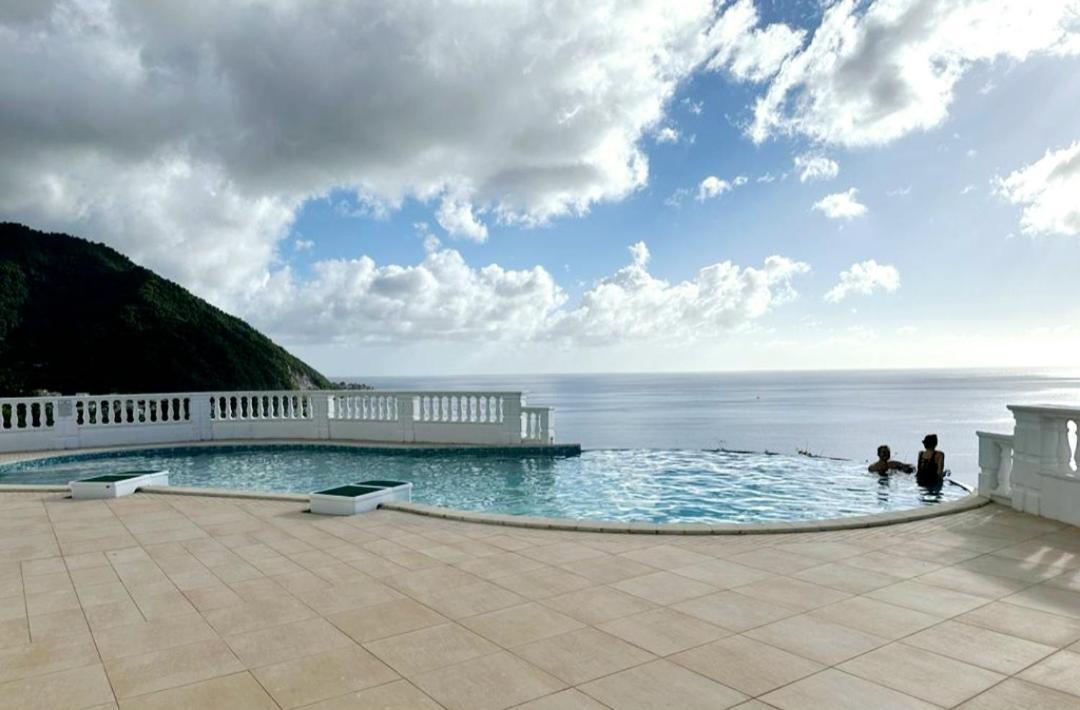 Eldorado Guesthouse & Car Rental ロゾー エクステリア 写真