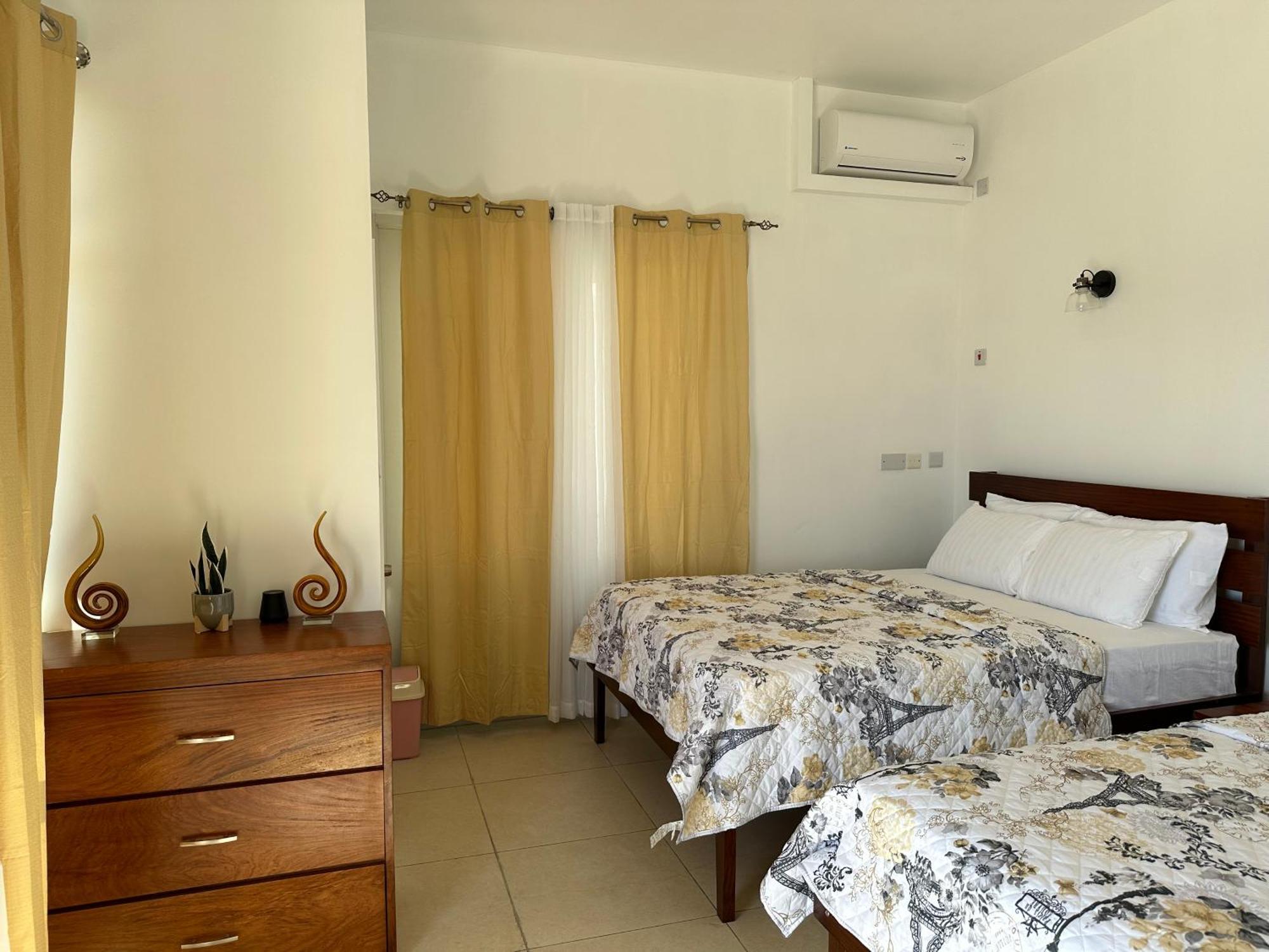 Eldorado Guesthouse & Car Rental ロゾー エクステリア 写真