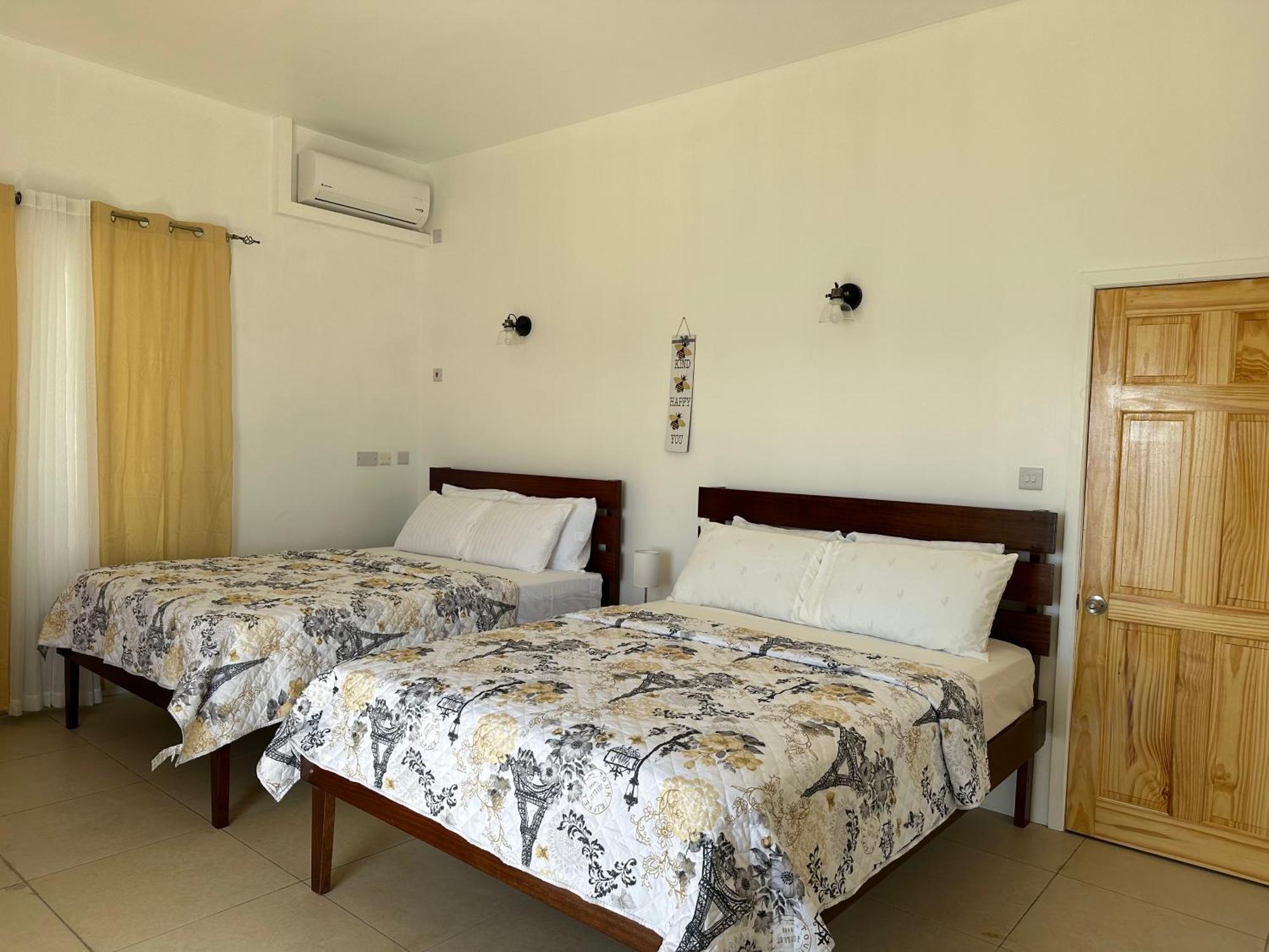 Eldorado Guesthouse & Car Rental ロゾー エクステリア 写真