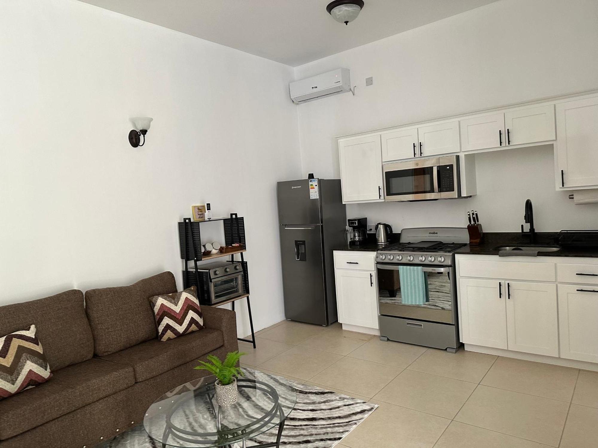 Eldorado Guesthouse & Car Rental ロゾー 部屋 写真