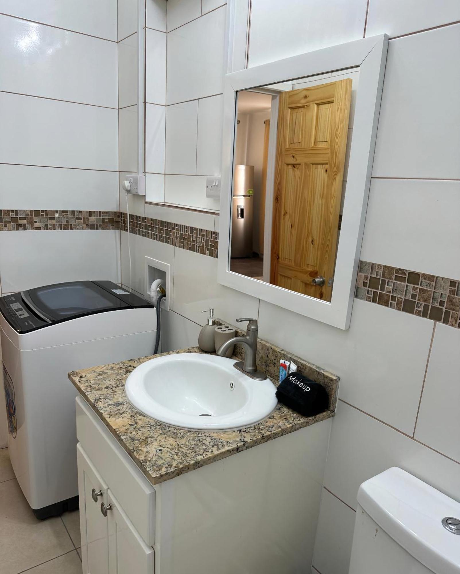 Eldorado Guesthouse & Car Rental ロゾー 部屋 写真