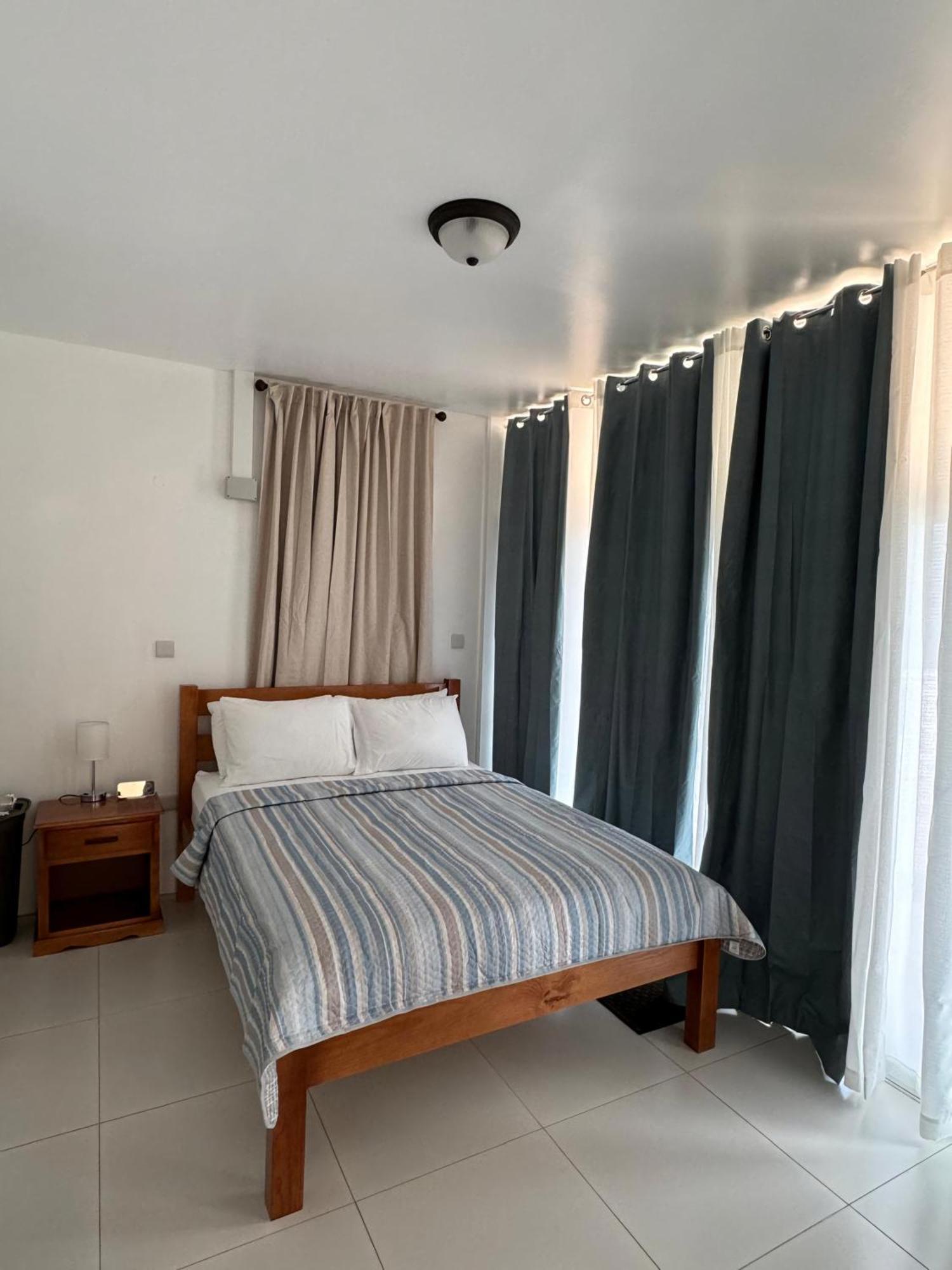 Eldorado Guesthouse & Car Rental ロゾー 部屋 写真