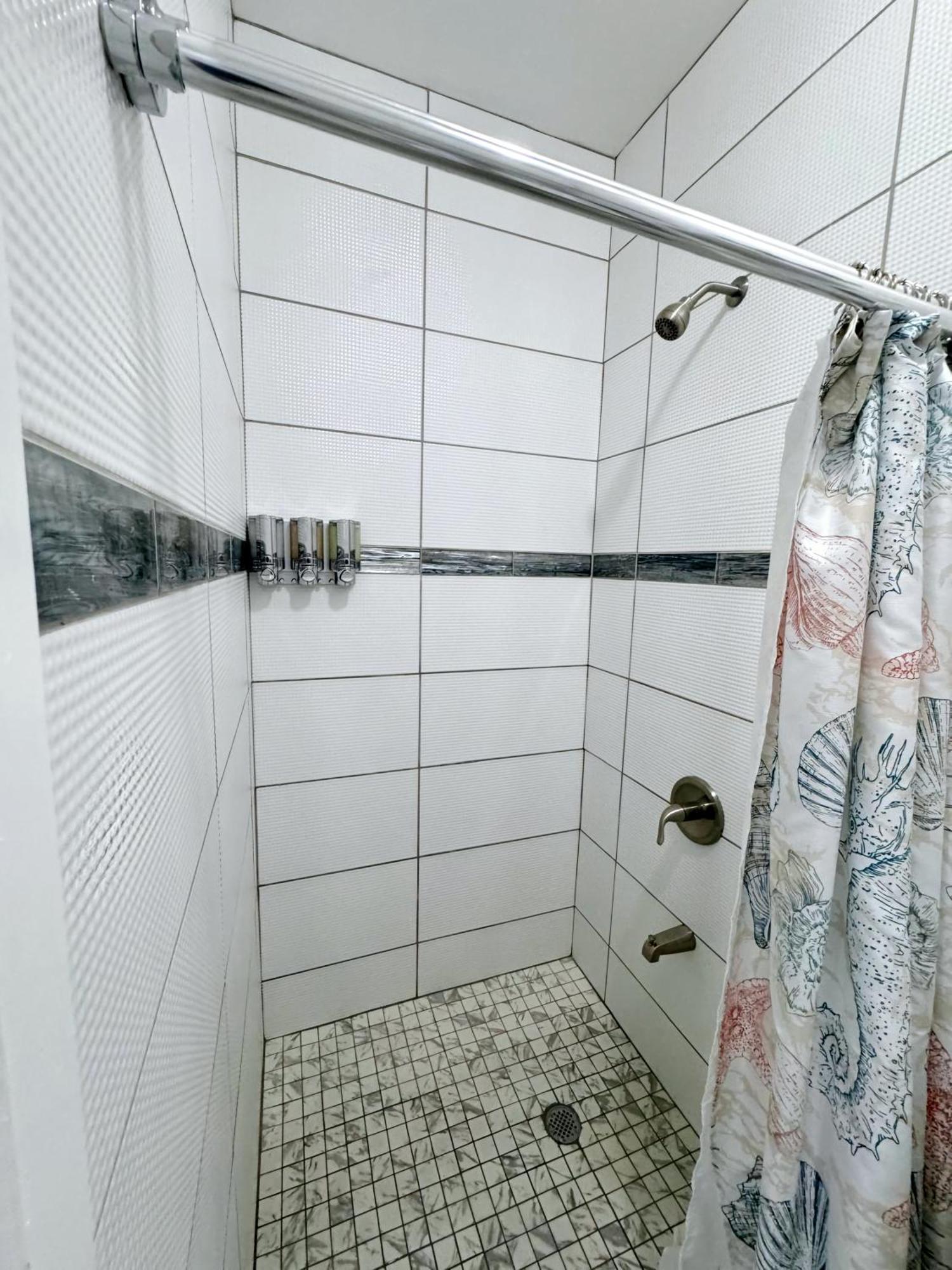 Eldorado Guesthouse & Car Rental ロゾー 部屋 写真